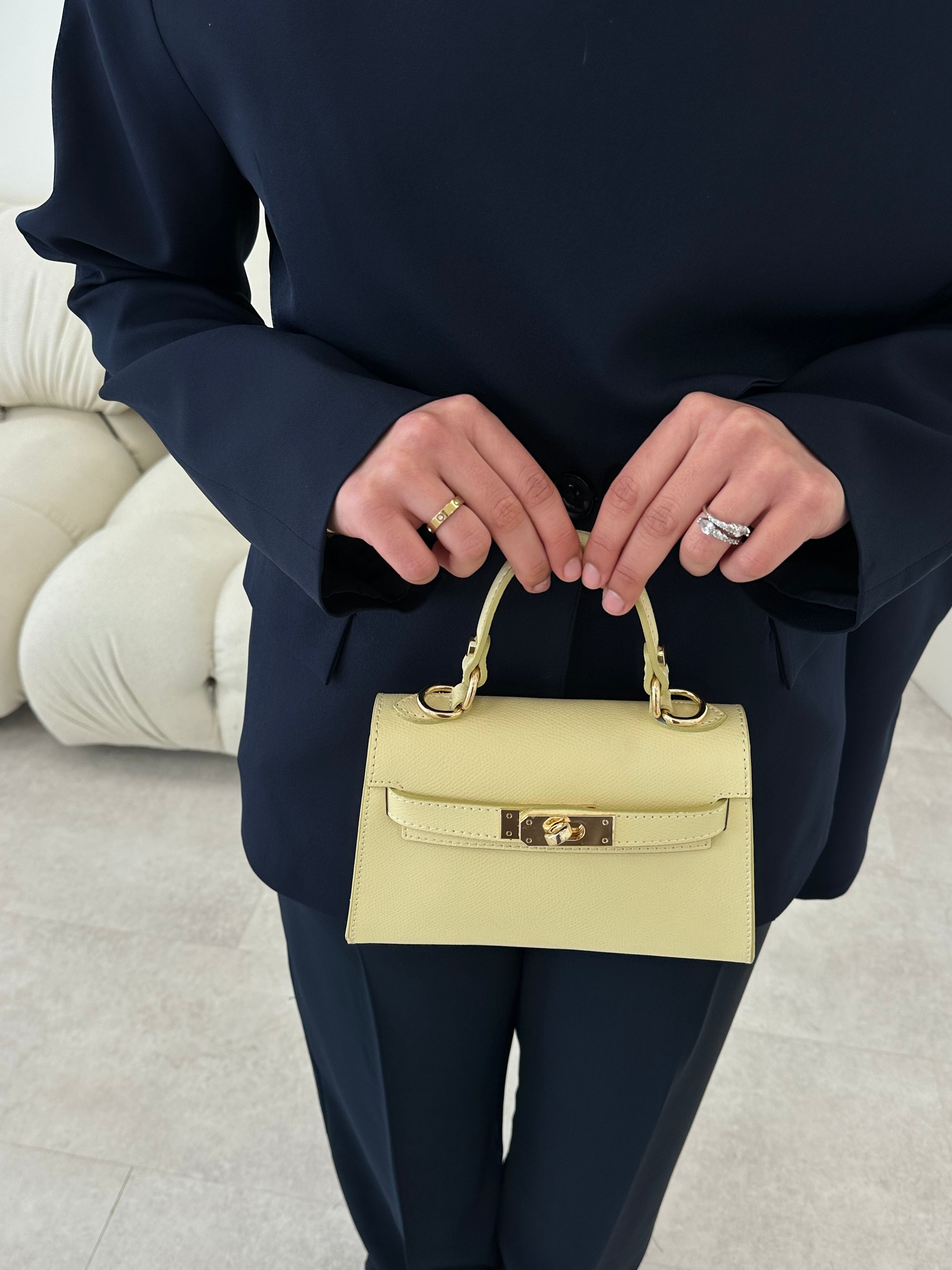 Le Petit Intemporel Jaune Beurre