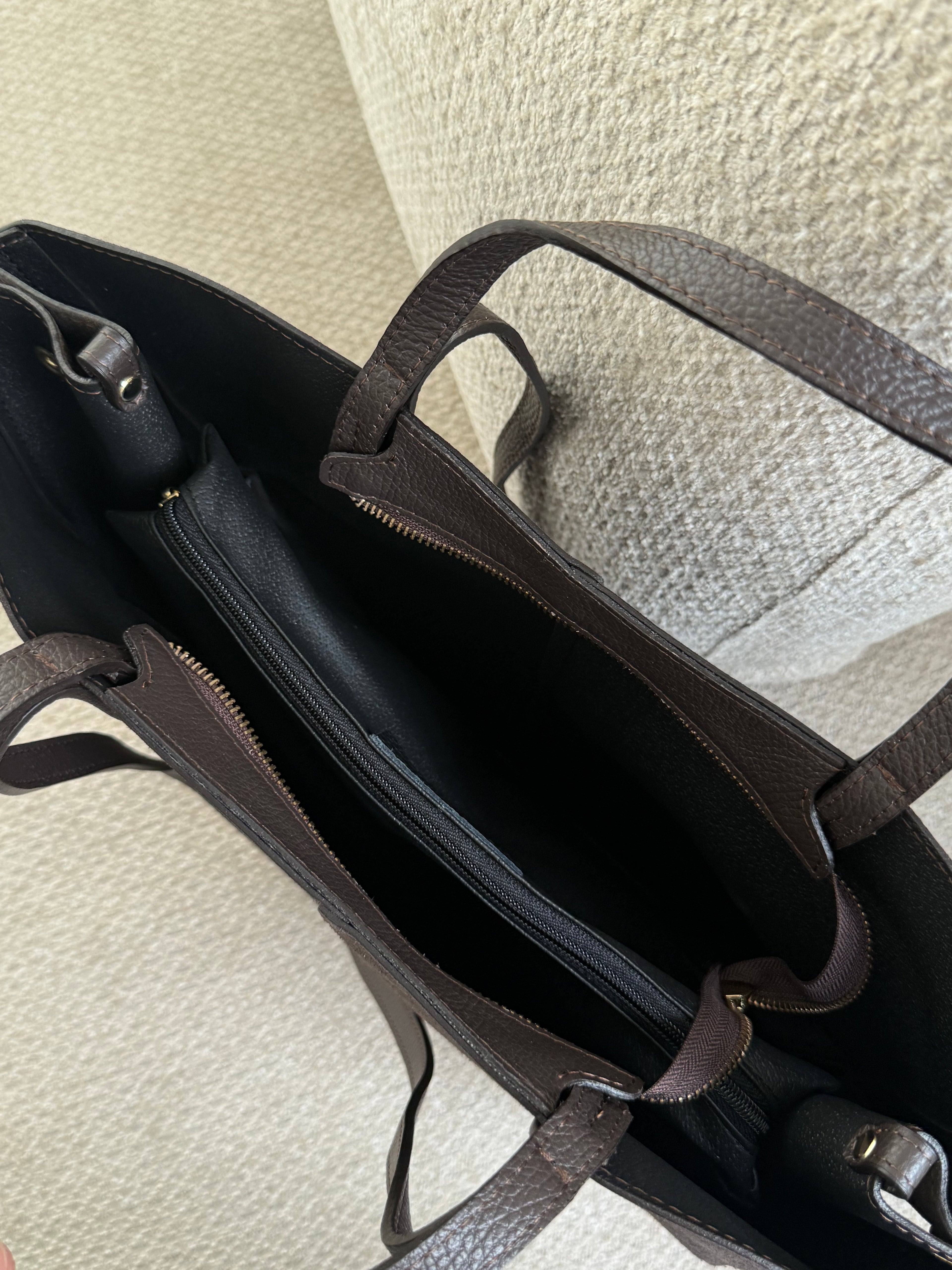 Le Grand Cy Marron Foncé (Cuir Daim)