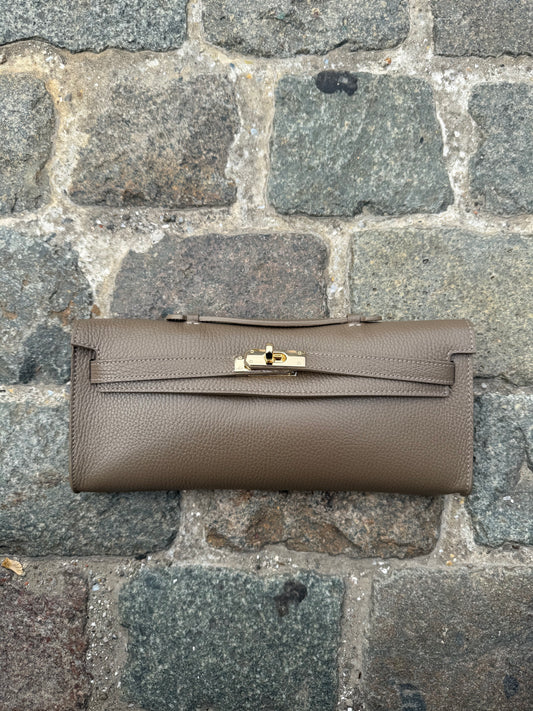 La Pochette Intemporelle Taupe Foncé