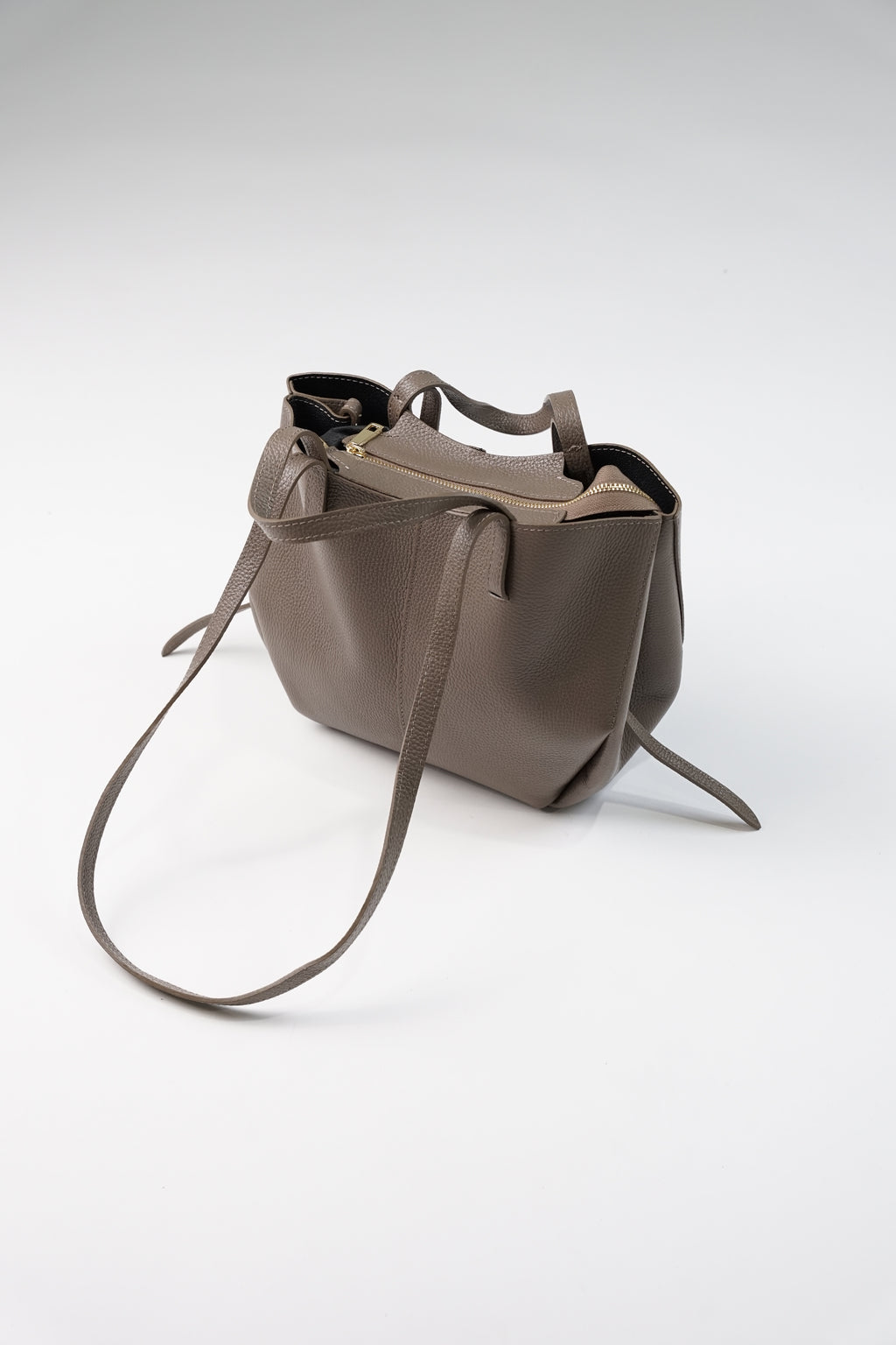 Le Grand Cy Taupe Foncé