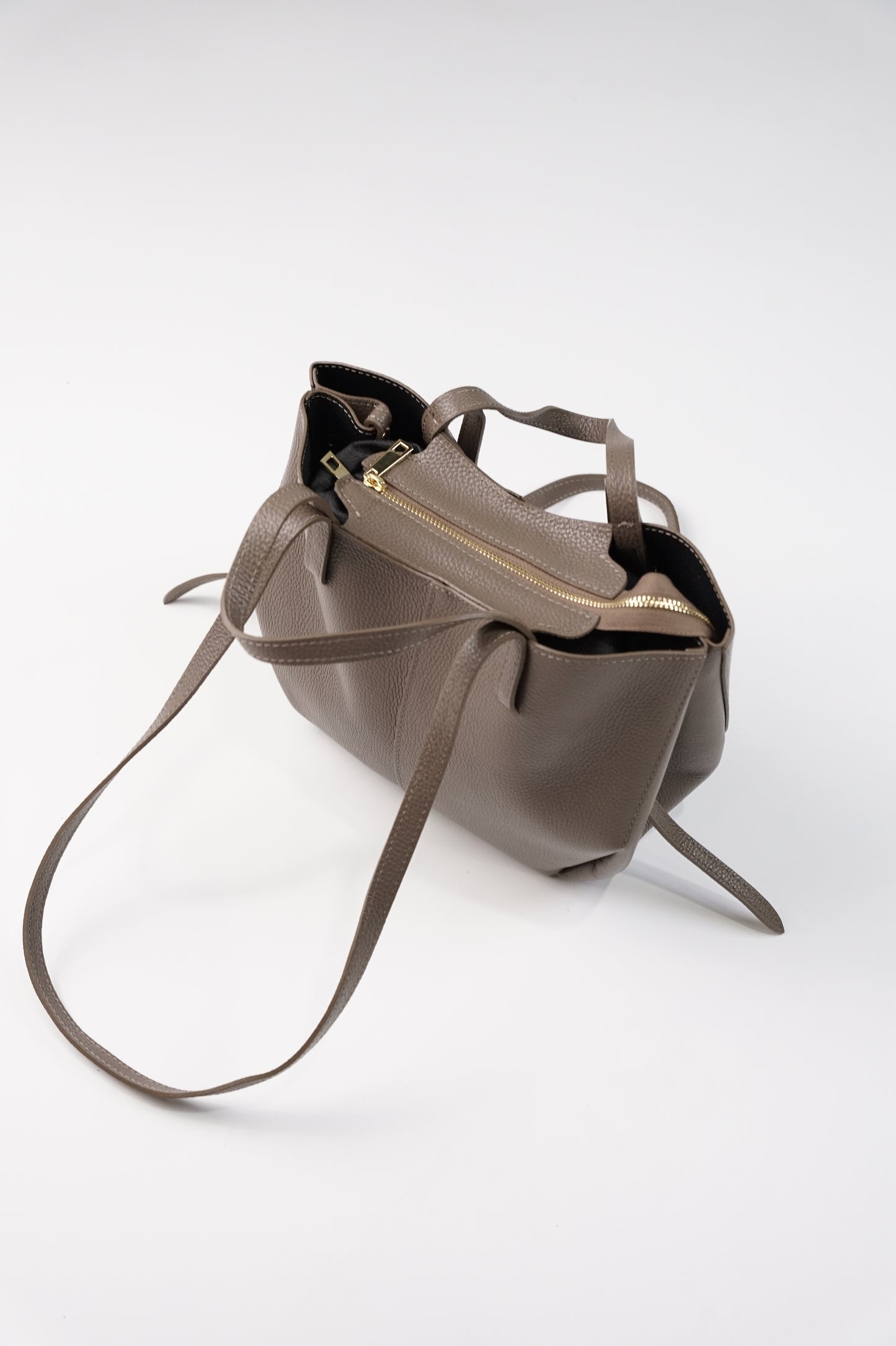 Le Grand Cy Taupe Foncé